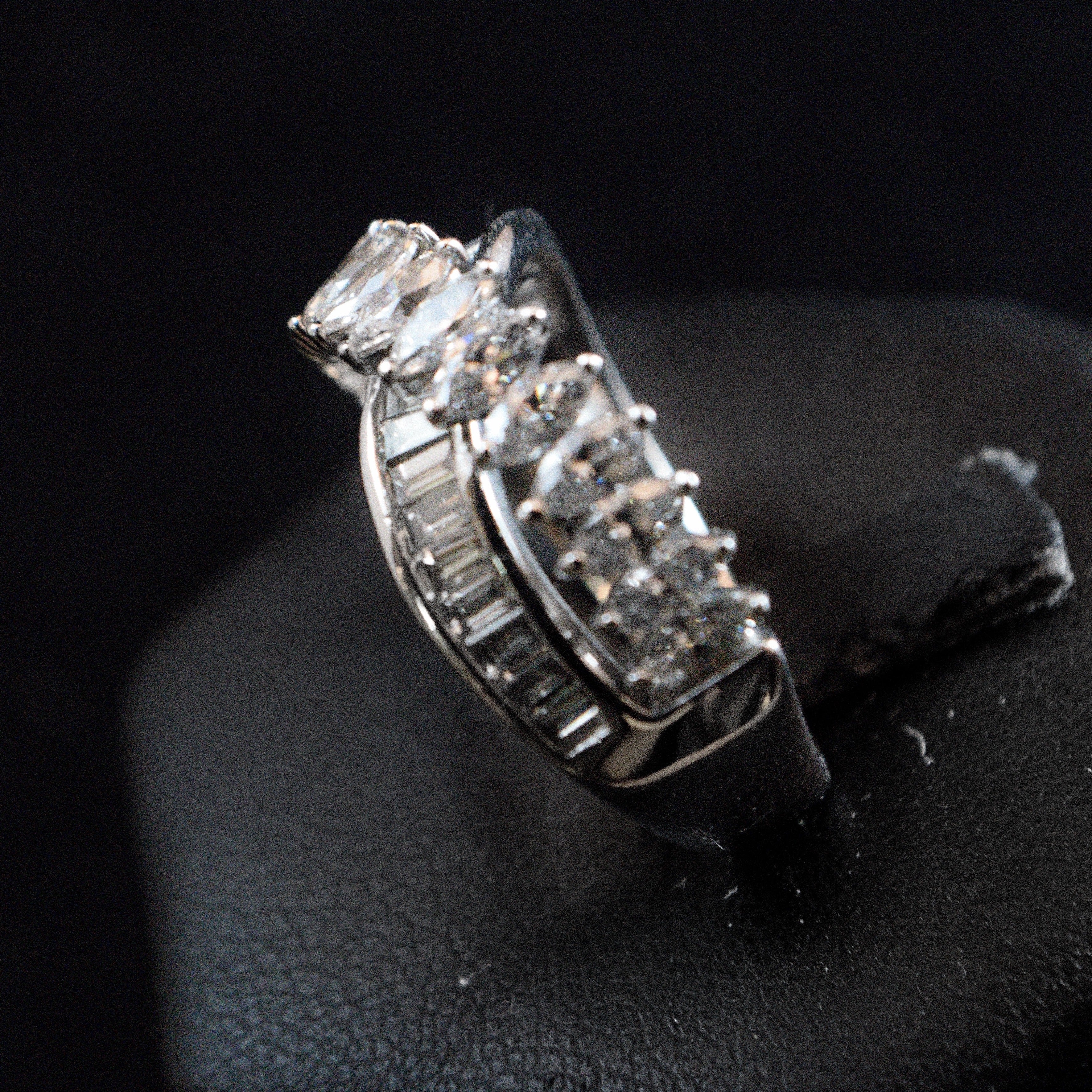 Anello diamanti taglio navette e baguette 1.1 carati - Gioielleria Tomaselli